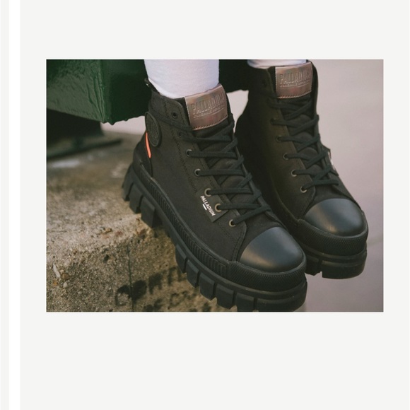 EUC Palladium Revolt HI TX size 6 - Picture 15 of 16